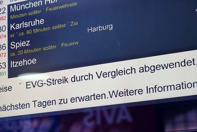 Trotz Absage des Warnstreiks kommt es zu Einschrnkungen bei der Bahn.   | Foto: Bodo Marks (dpa)