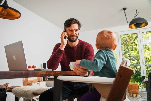 Bis zu 50 Prozent sollen Grenzgnger knftig im Homeoffice arbeiten knnen.  | Foto: Christin Klose (dpa)