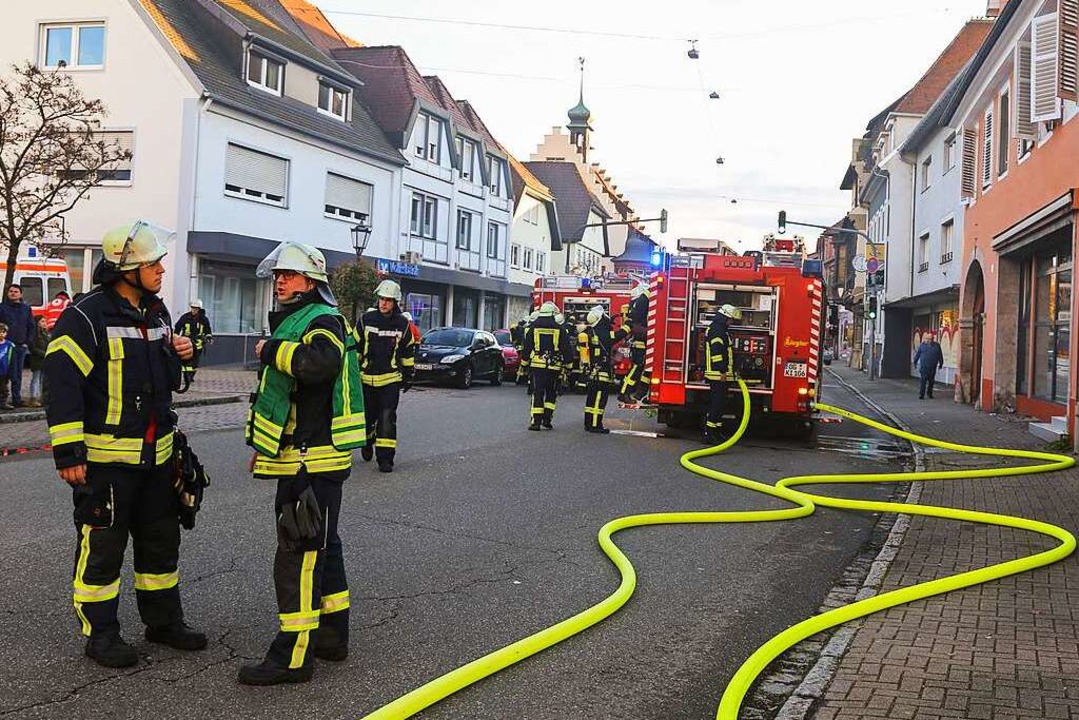 Bei der Hauptübung war die Feuerwehr K...eim 2022 in der Hauptstraße unterwegs.  | Foto: Sandra Decoux
