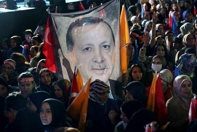 Erdogan ohne Mehrheit, siegt aber bei Türken in Deutschland
