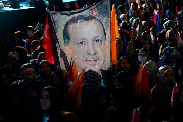Erdogan knnte aus dem Zug der Demokratie aussteigen
