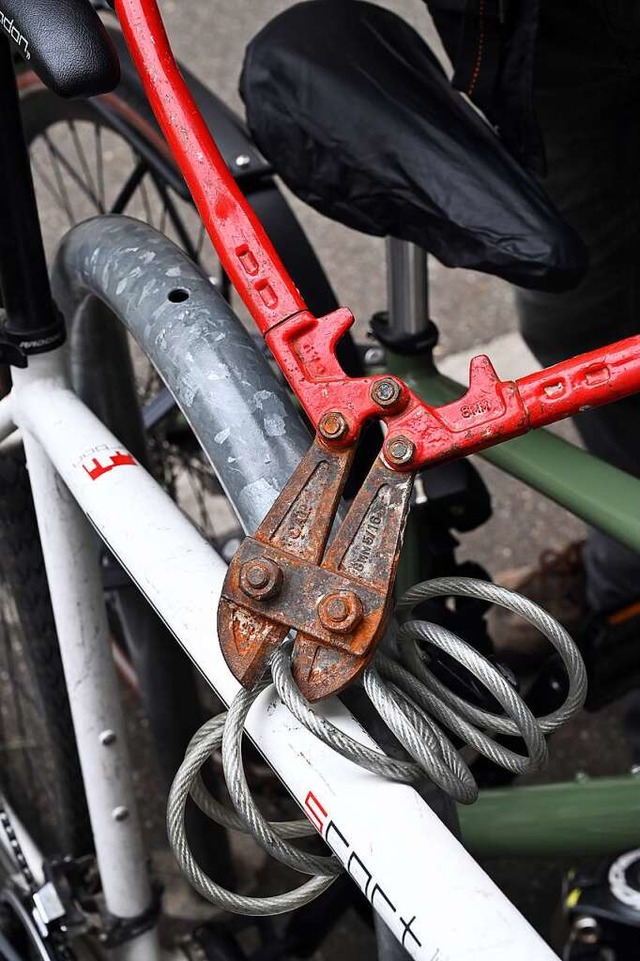 Bei Schlssern sparen viele Radfahrer &#8211; manche sind leicht zu kappen.  | Foto: Thomas Kunz