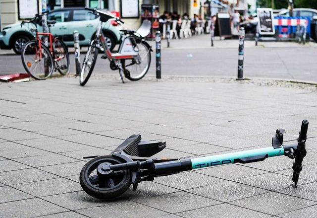 Ein E-Scooter  | Foto: Jens Kalaene (dpa)