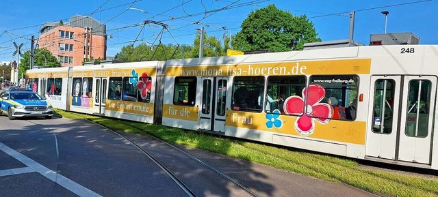 An der Haltestelle Reiterstrae ist eine Straenbahn mit einem Auto kollidiert.  | Foto: Max Schuler