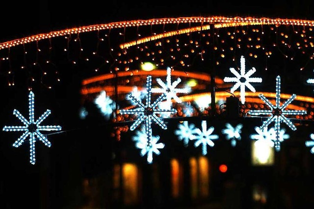 Die Weihnachtsbeleuchtung in der Innenstadt  soll in diesem Jahr wieder hngen.  | Foto: Wolfgang Knstle