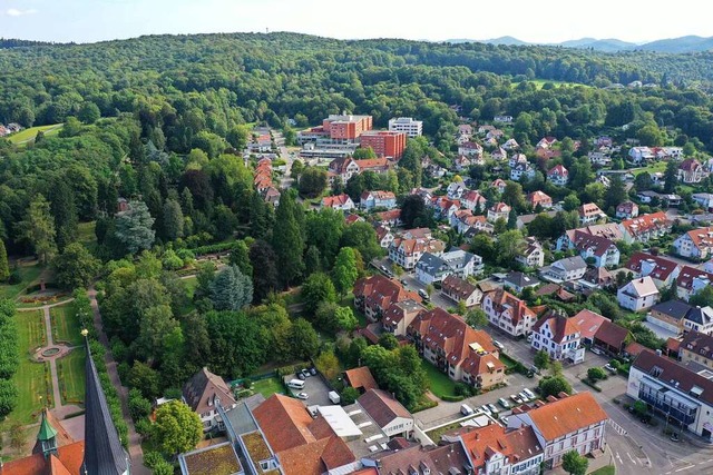 Wohnimmobilien im Landkreis bleiben teuer.  | Foto: Matthias Weniger