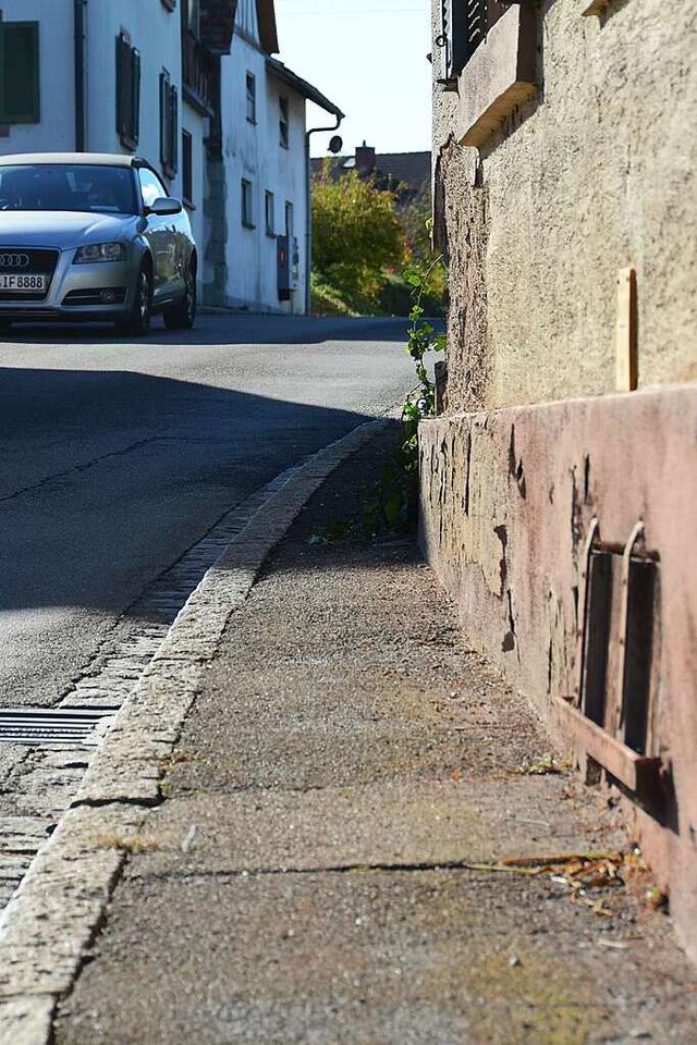 Auch in der  Lrracher Strae wird der Abwasserkanal saniert.  | Foto: Moritz Lehmann