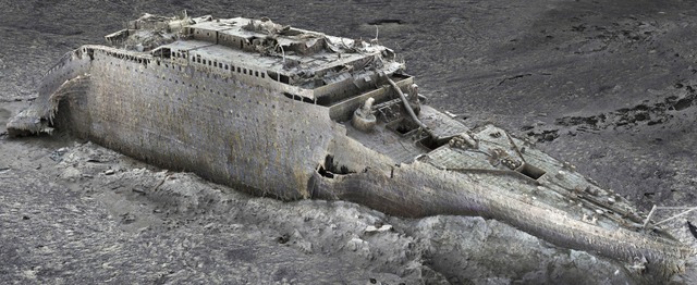 Fotografiert in rund 3800 Metern Tiefe: der Bug der 1912 gesunkenen Titanic  | Foto: Uncredited (dpa)