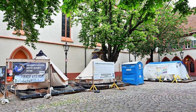 Drei der vier Zelte auf dem Rathausplatz  | Foto: Michael Bamberger