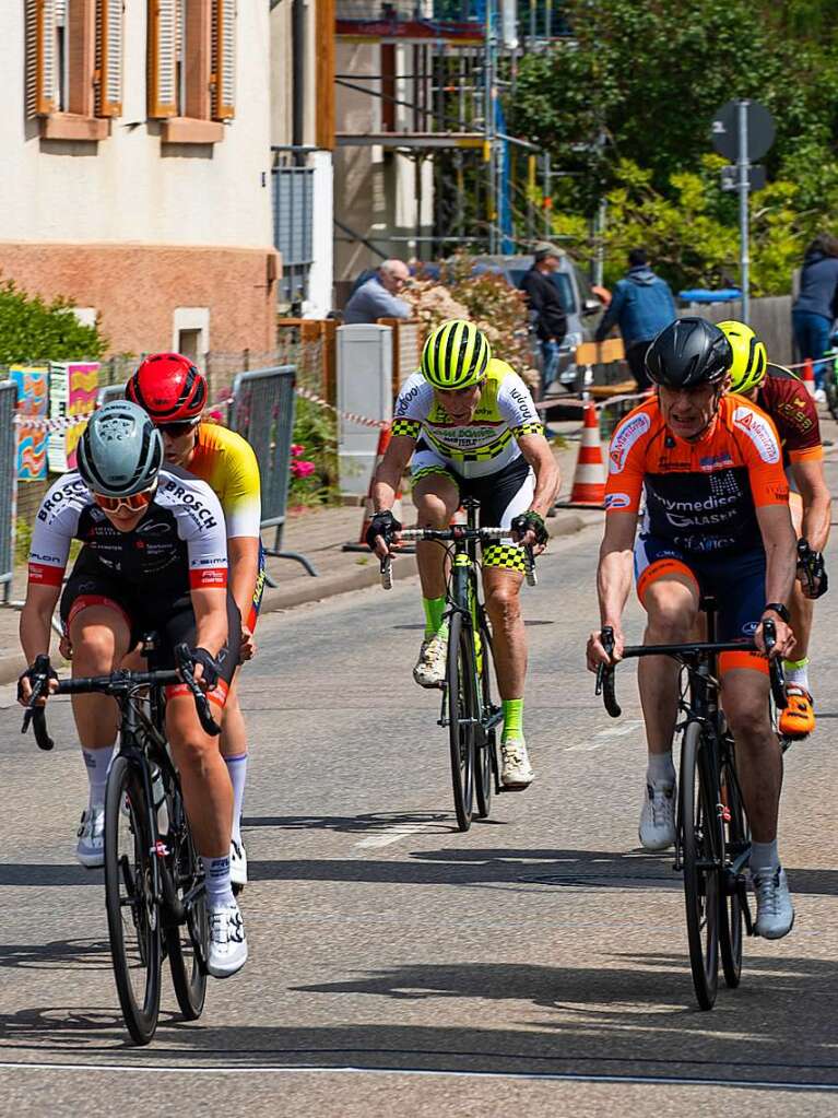 Zum 43. Mal fand das Radrennen in March-Holzhausen statt.  Die Sportlerinnen und Sportler gingen in verschiedenen Altersklassen an den Start.