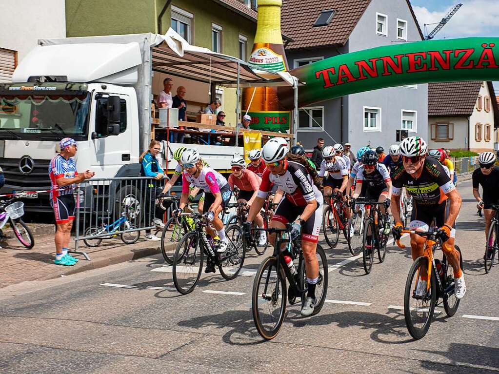 Zum 43. Mal fand das Radrennen in March-Holzhausen statt.  Die Sportlerinnen und Sportler gingen in verschiedenen Altersklassen an den Start.