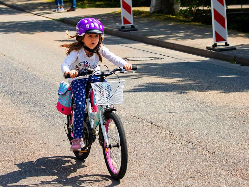 Zum 43. Mal fand das Radrennen in March-Holzhausen statt.  Die Sportlerinnen und Sportler gingen in verschiedenen Altersklassen an den Start.