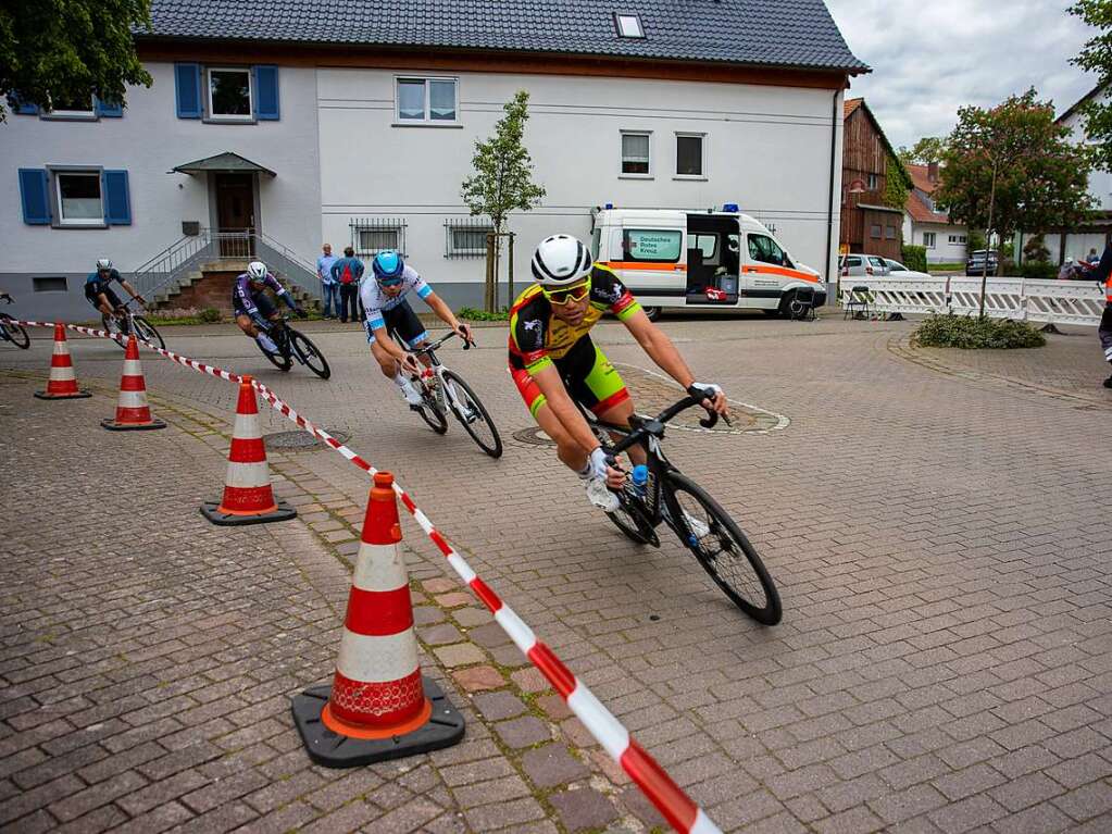 Zum 43. Mal fand das Radrennen in March-Holzhausen statt.  Die Sportlerinnen und Sportler gingen in verschiedenen Altersklassen an den Start.