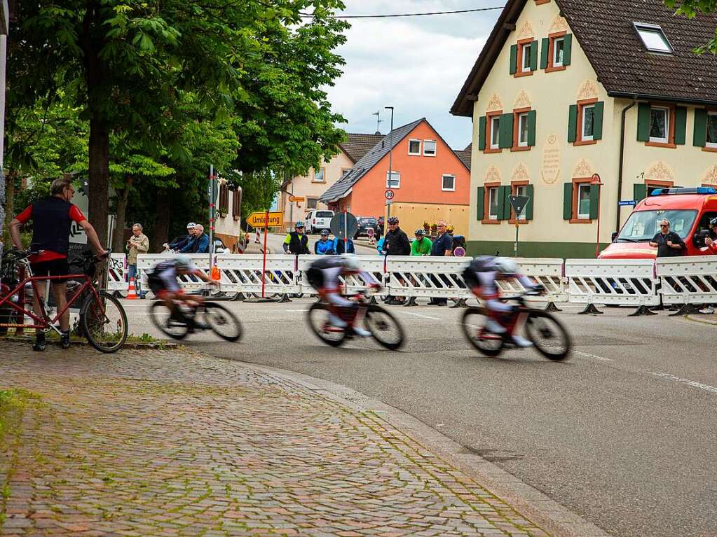 Zum 43. Mal fand das Radrennen in March-Holzhausen statt.  Die Sportlerinnen und Sportler gingen in verschiedenen Altersklassen an den Start.