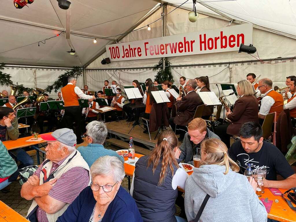 Mit einem Festakt wurde am Vatertag das 100-jhrige Bestehen der Feuerwehr in Horben gefeiert.