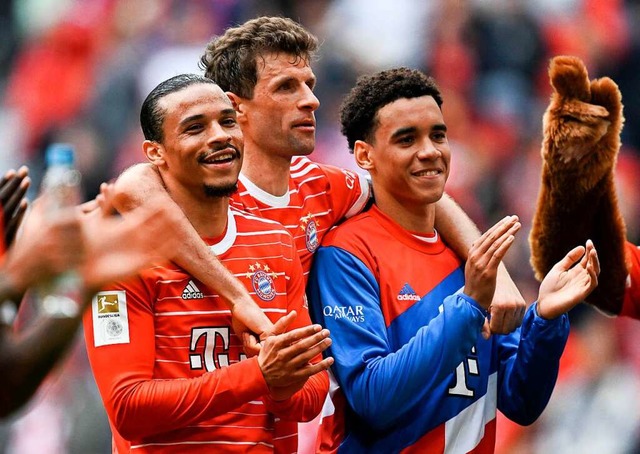 Werden sich die Bayern-Spieler (von li...nach den Leipzig-Spiel freuen  knnen?  | Foto: CHRISTOF STACHE (AFP)