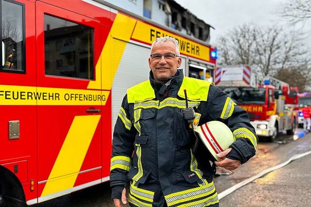 Offenburgs Feuerwehrkommandant Peter S... ein Feuerwehrmann mit Leib und Seele.  | Foto: Helmut Seller