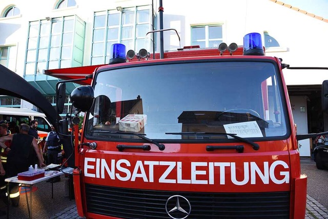 Die Feuerwehr Brombach &#8211; im Hint...das Gertehaus &#8211; feiert doppelt.  | Foto: Jonas Hirt