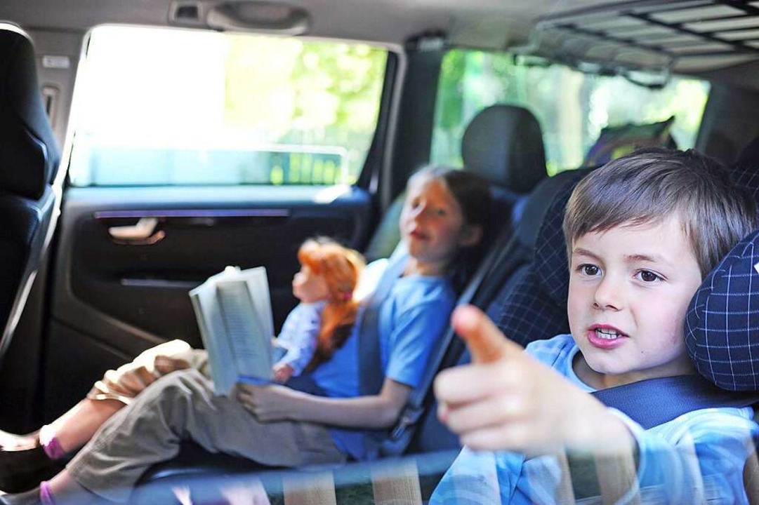 Bei einer Autofahrt gibt&#8217;s eine ...enn die Kinder auf Dinge-Safari gehen.  | Foto: photophonie 