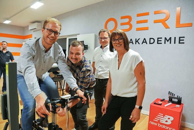 Orthopdie-Schuhtechnik Oberle machte ...) mit Philipp, Achim und Jutta Oberle.  | Foto: Sandra Decoux