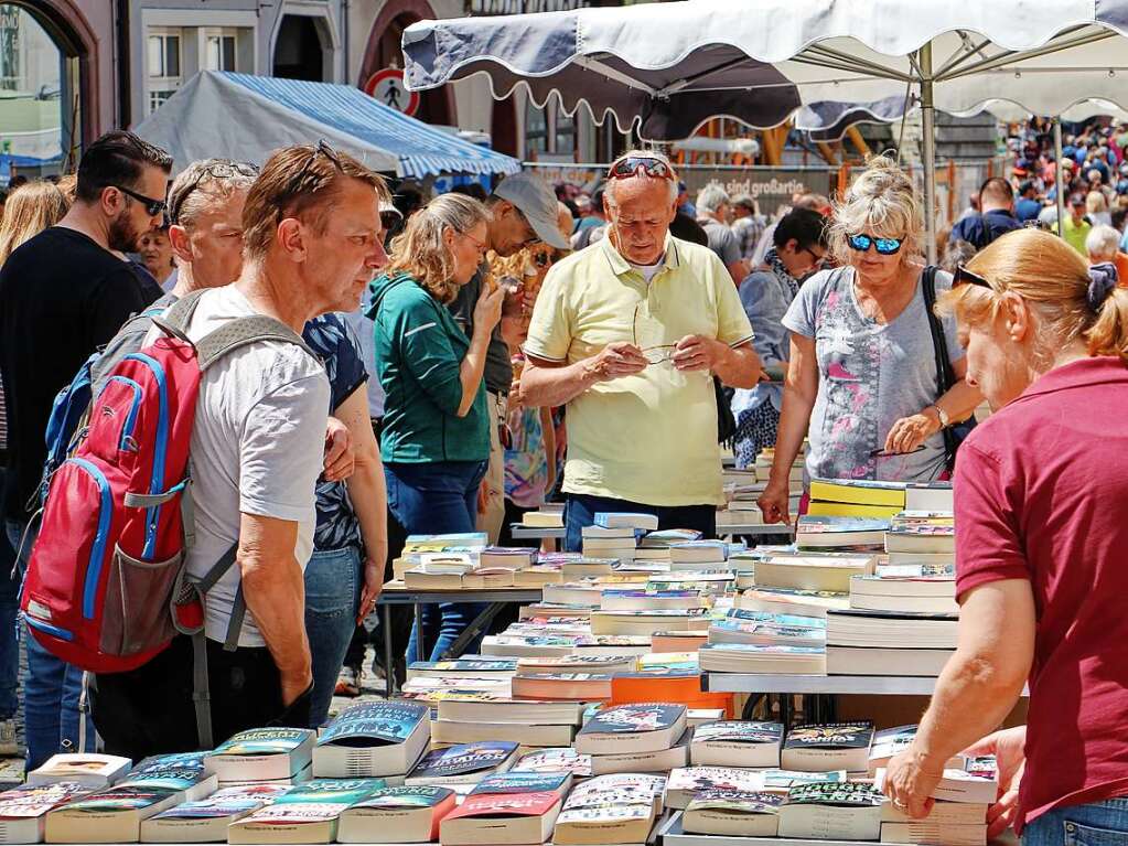 Eine groe Auswahl erwartete die Besucher auch bei der 17. Auflage des Endinger Bchermarktes an zwei Tagen in der Innenstadt.