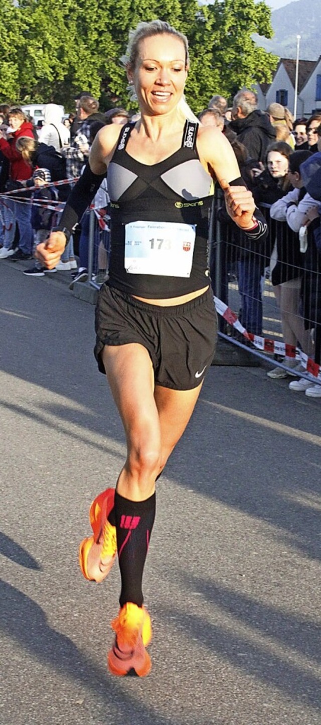 Schnell unterwegs beim Feierabendlauf ...n Adami wird Zweiter bei den Mnnern.   | Foto: Winfried Stinn