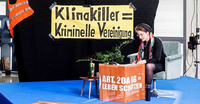 Dauerlesung von Texten ber gewaltfrei...er Gegenwart der Hamburger Kunsthalle.  | Foto: Markus Scholz (dpa)