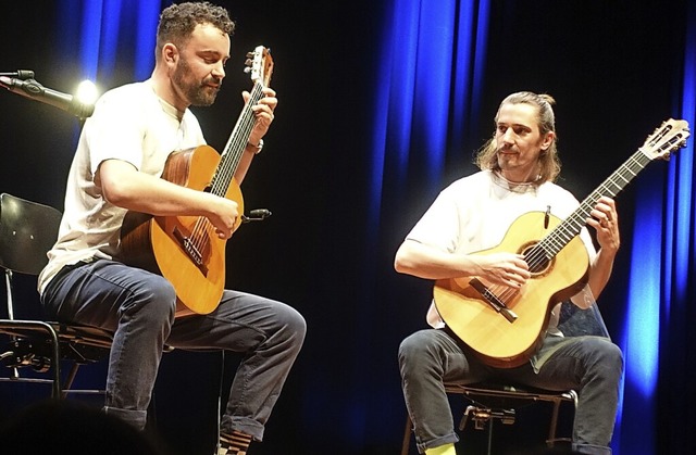 Willi Leinen und Stefan Degel vom Gitarrenduo TMBM  | Foto: Roswitha Frey