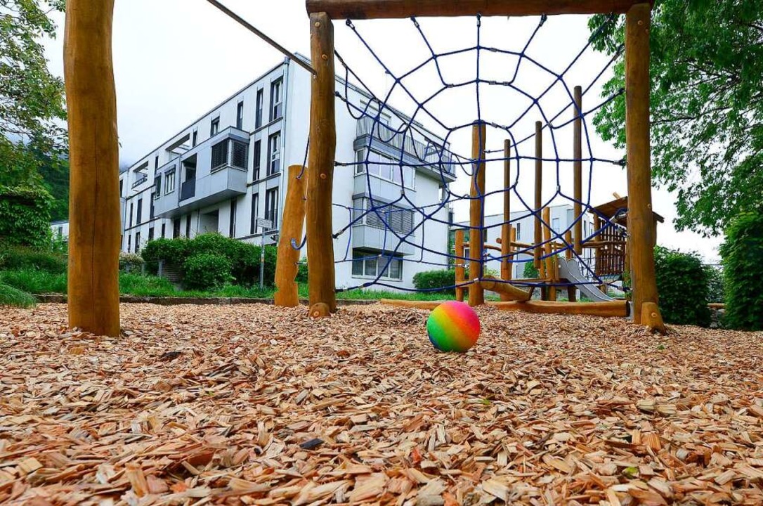 Der neu hergerichtete Spielplatz in de...hrebahnhofs kann jetzt genutzt werden.  | Foto: Ingo Schneider