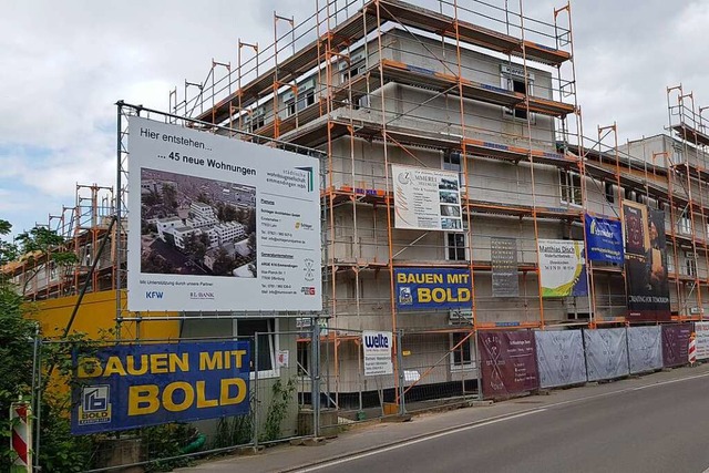 An der Hochburger Strae in Emmendinge... werden hier 45 neue Wohnungen gebaut.  | Foto: Gerhard Walser