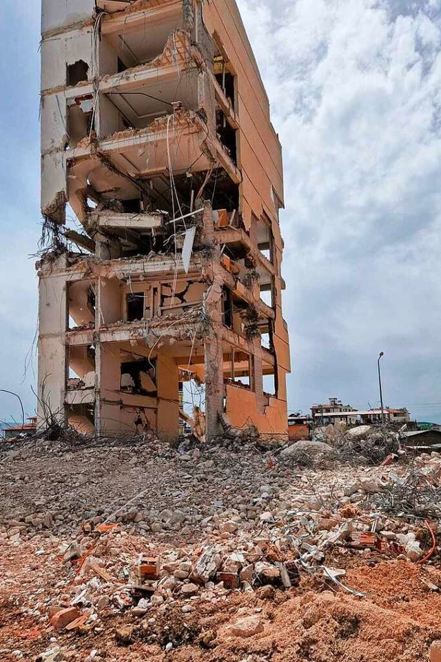 Die Huser, die noch stehen, sind akut einsturzgefhrdet.  | Foto: Erdal Saydam