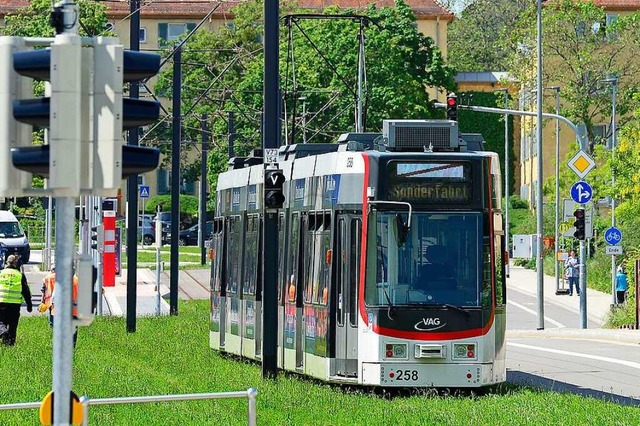 Die erste Straenbahn rollte am Montag...? Das Thema nimmt wieder an Fahrt auf.  | Foto: Ingo Schneider