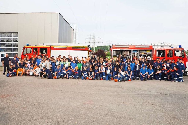 Nach der Siegerehrung versammelten sich die Akteure zum Gruppenbild.  | Foto: Herbert Frey