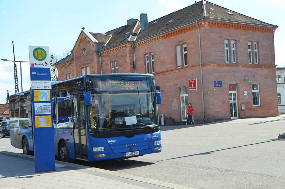 Einen Ausbau des Bus- und Bahnverkehrs...Teilnehmenden des BZ-Checks gewünscht.  | Foto: Gerhard Walser