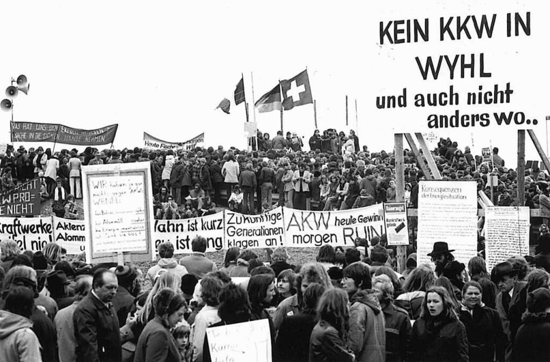 Demonstration Ostern 1975 in Wyhl am K...r gescheiterten Bau des Kernkraftwerks  | Foto: imago stock&people