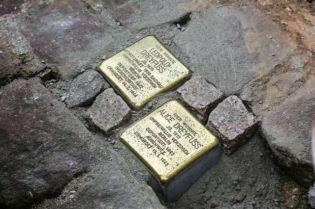 Die beiden Stolpersteine  | Foto: Sandra Decoux