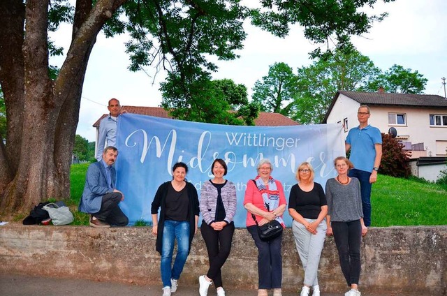 Ein Team um Brgermeister und Schirmhe...ellt  das Midsommerfest auf die Beine.  | Foto: Kathryn Babeck