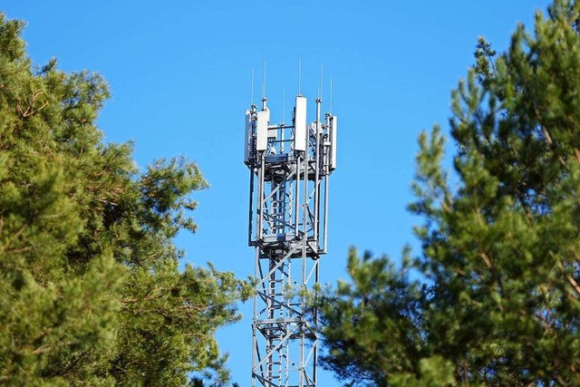 Ein Mast mit Mobilfunk-Antennen (Symbolbild)  | Foto: Soeren Stache