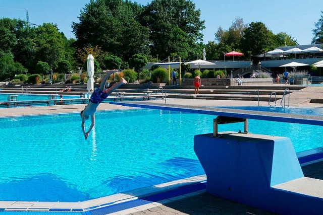 Die CDU fordert eine berarbeitung der ffnungszeiten im Rheinfelder Freibad.  | Foto: Sophia Kaiser