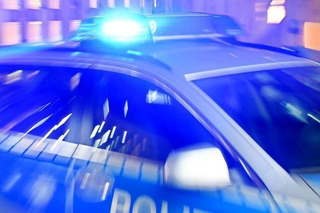 Weißer Mercedes liefert sich Verfolgungsjagd mit der Freiburger Polizei