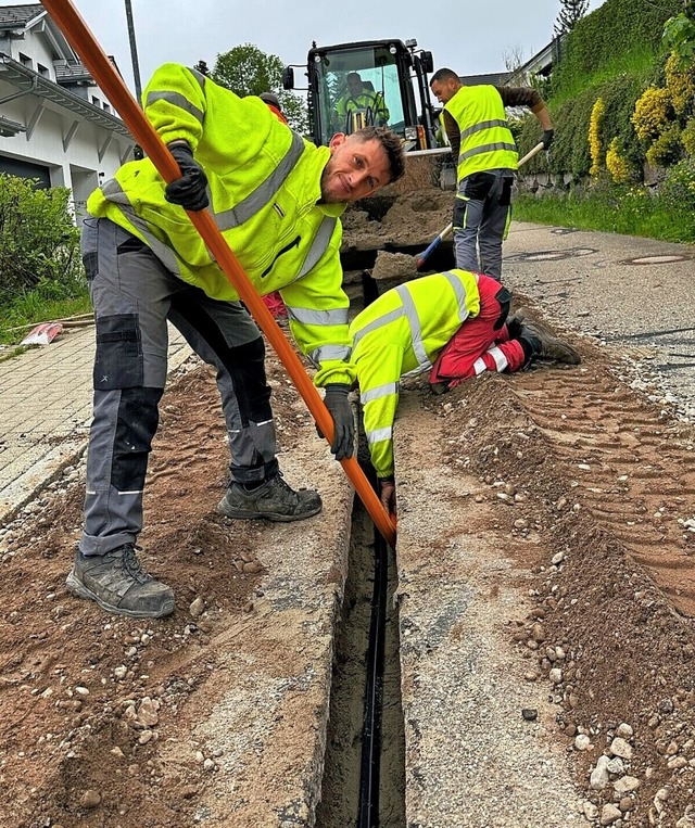 Ab in den Boden damit: Glasfaserausbau in Hchenschwand  | Foto: Stefan Pichler