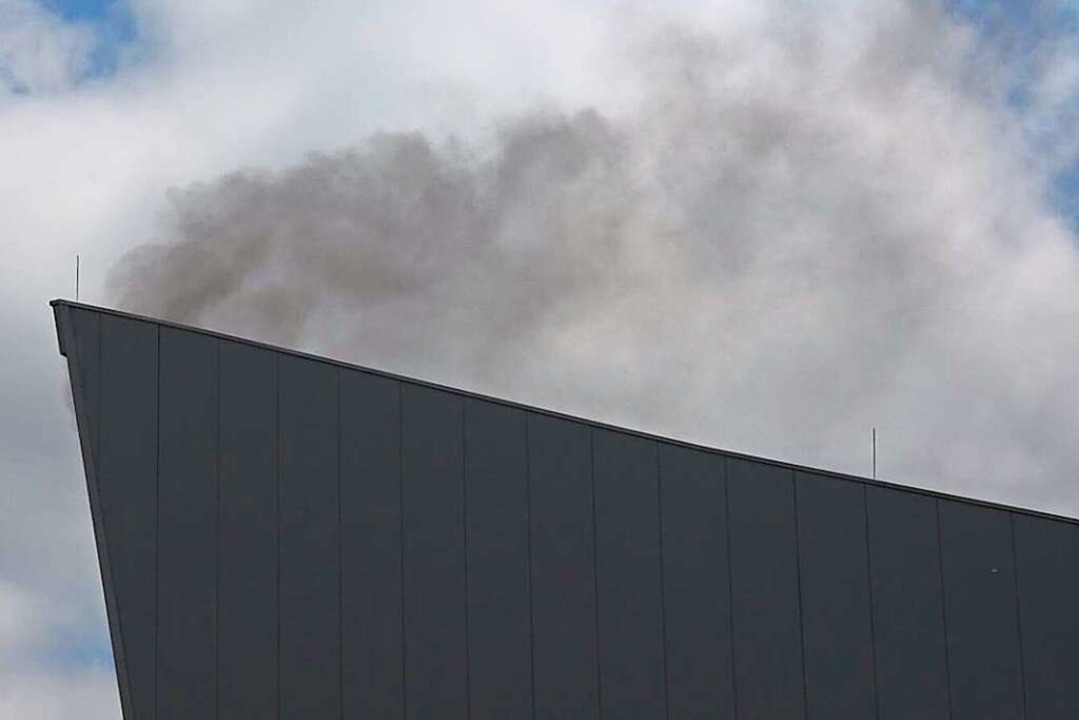Starker Rauch begleitete den Brand im ... durch eine Fritteuse ausgelöst wurde.  | Foto: kamera24