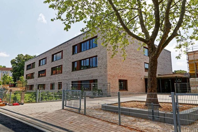 Der Neubau der Grundschule in Endingen... mit gut vier Millionen Euro zu Buche.  | Foto: Martin Wendel