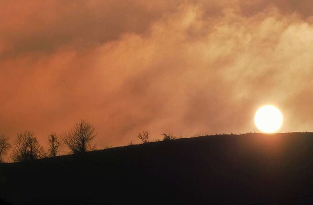 Sonnenaufgang mit Blick auf eine Endinger  Rebhhe.  | Foto: Wolf-R. Hahner