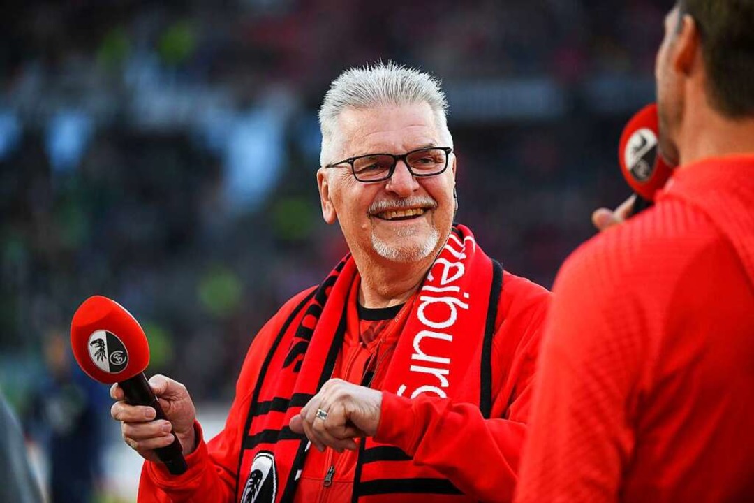 Claus Köhn war 35 Jahre lang Stadionsprecher des SC Freiburg.  | Foto: Gerd Gruendl (imago)