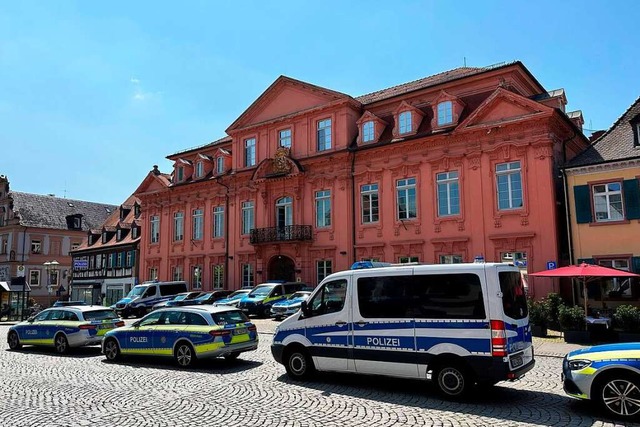 Rund 470 Einsatzkrfte waren am Sicher...ein Blick aufs Polizeirevier Offenburg  | Foto: Helmut Seller