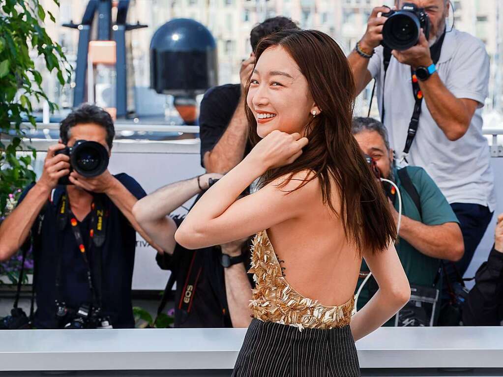 Dongyu Zhou, Schauspielerin aus China, stellt den Film The Breaking Ice in Cannes vor.