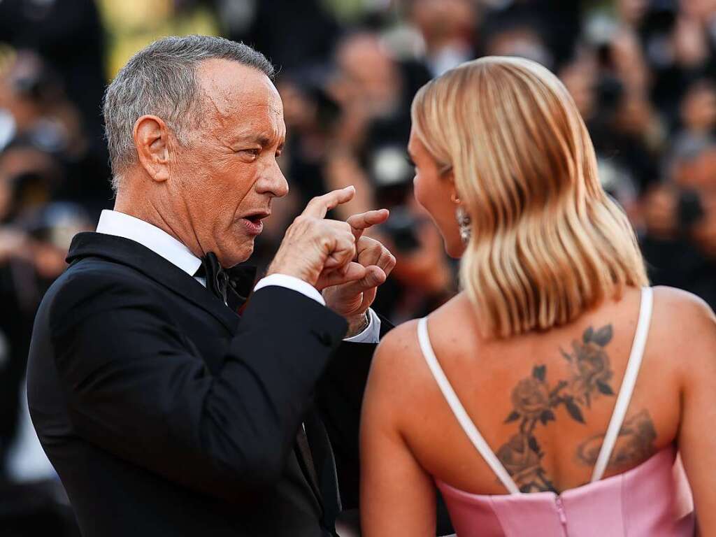 Tom Hanks und Scarlett Johansson auf dem Roten Teppich vor der Premiere des Films Asteroid City