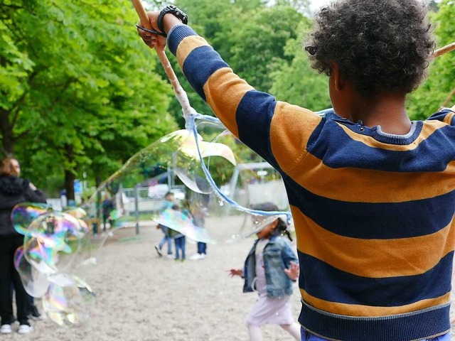 Schulfest der Karl-Friedrich-Schule in...eim Lernen bekommen, die sie brauchen.  | Foto: David Pister