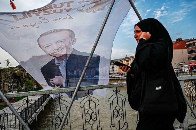 Prsident Erdogan bestimmt seit 2003 d...i &#8211; seine Anhnger verehren ihn.  | Foto: OZAN KOSE (AFP)